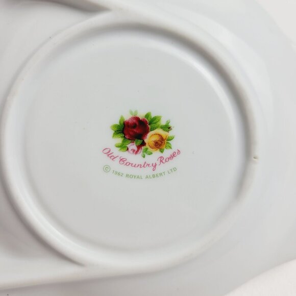 Royal Albert Dessert Snack Tray & Teacup Set, Old Country Roses Montrose Elegant - Picture 13 of 14